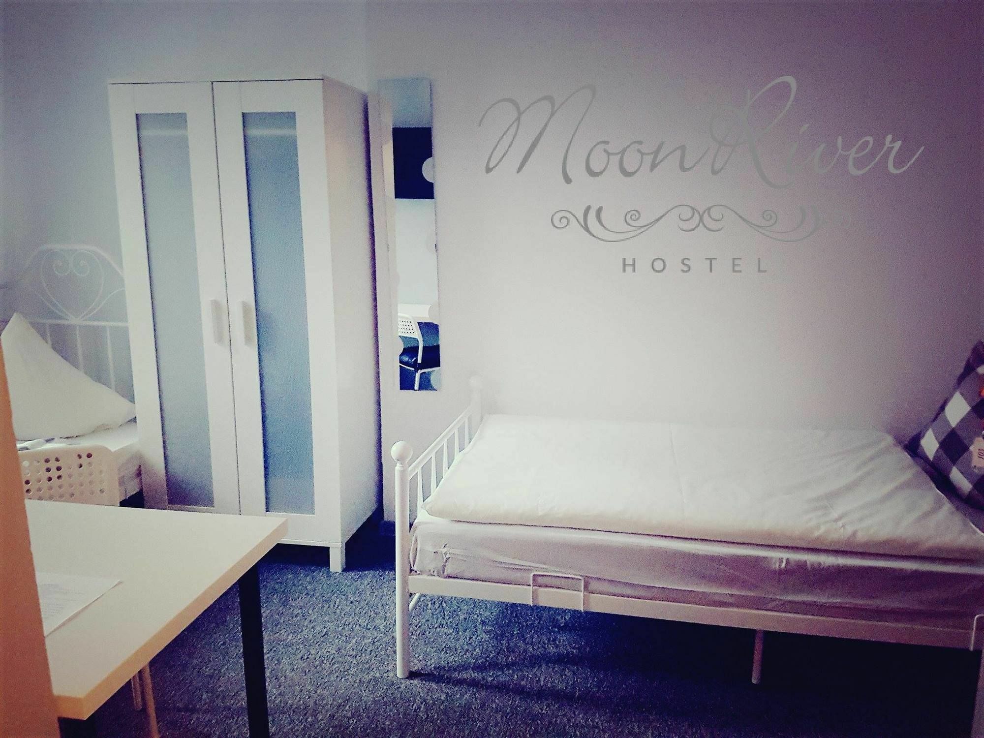 Moonriver Inn Varşova Dış mekan fotoğraf